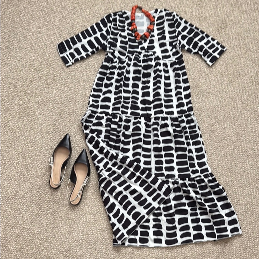 NWOT Black and White Patterned Tiered Maxi Dress, size S